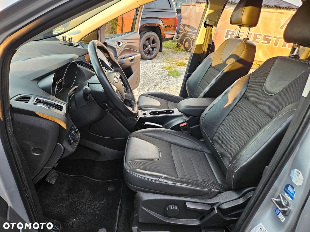 Ford Kuga 2.0 TDCi 4x4 Titanium - 24