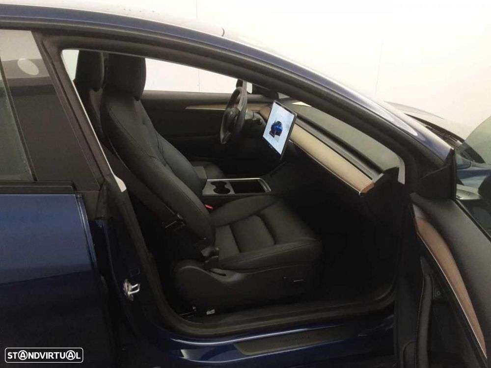 Tesla Model 3 Long Range AWD Dual Motor Performance - 4