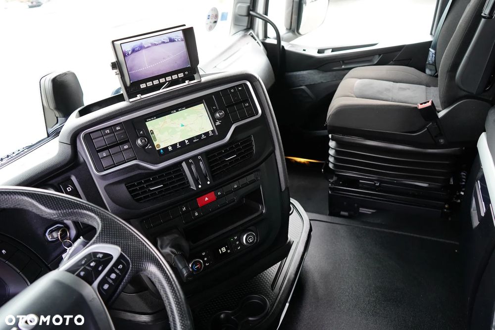 Iveco / S-WAY / 420 / E 6 / KONTENER + WINDA / 22 PALETY / RETARDER / OŚ SKRĘTNA / ROLETA - 39