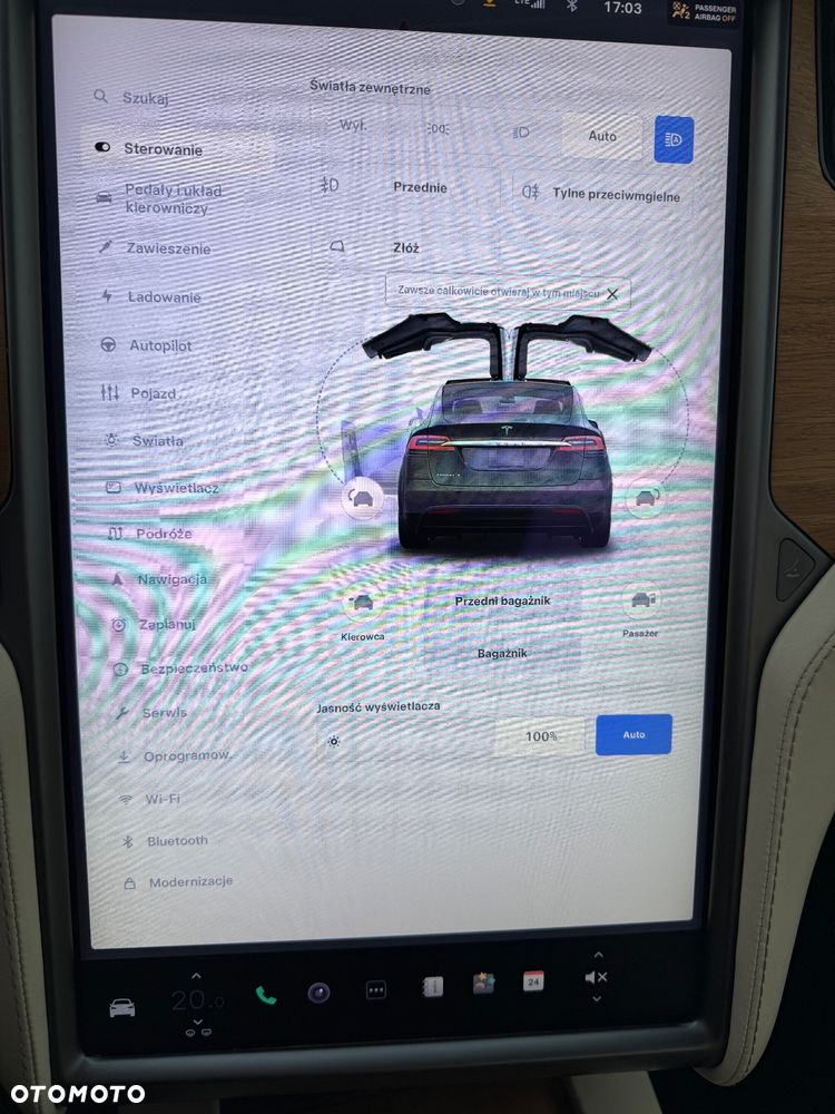 Tesla Model X - 23