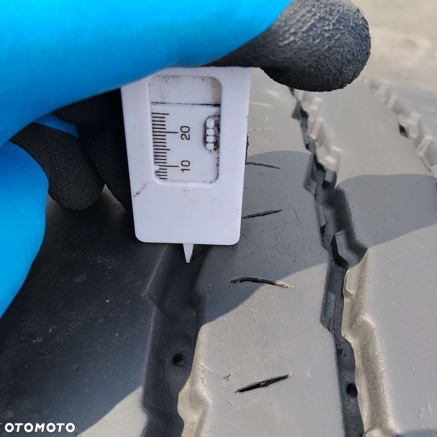 Komplet opon - 2 x 305/70 R19.5 Pirelli - 4
