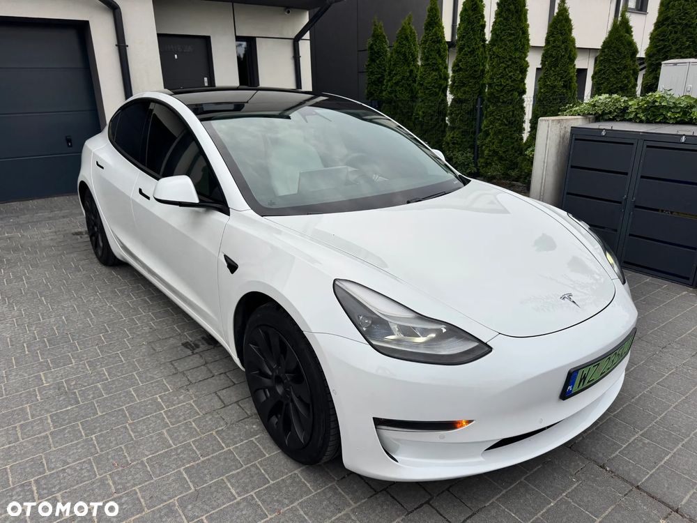 Tesla Model 3 - 4