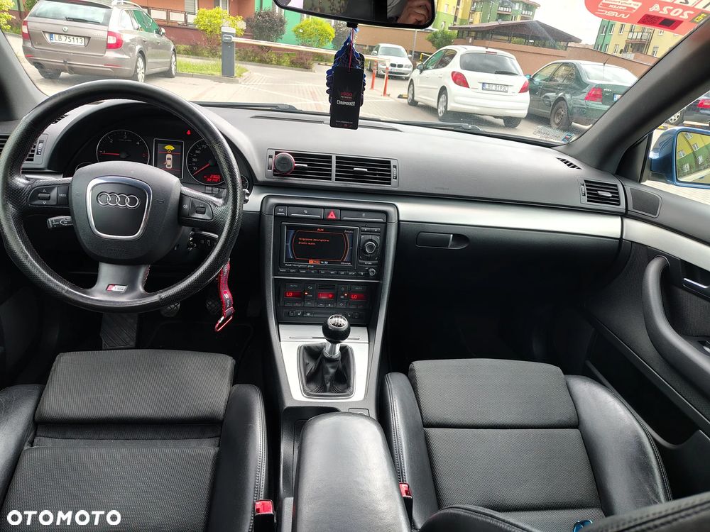 Audi A4 Avant 2.0 TDI DPF - 9