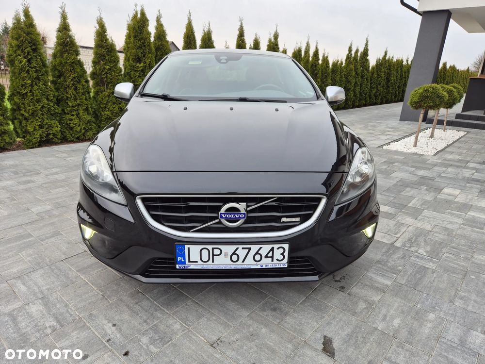 Volvo V40 T3 R Design - 9