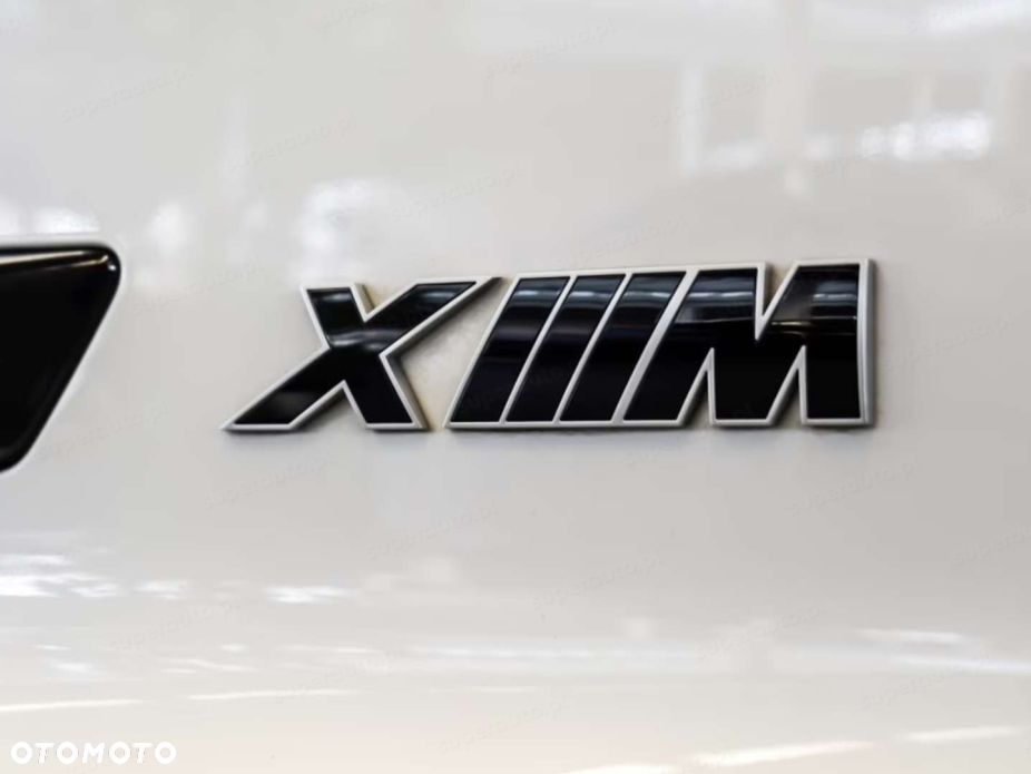 BMW XM - 9