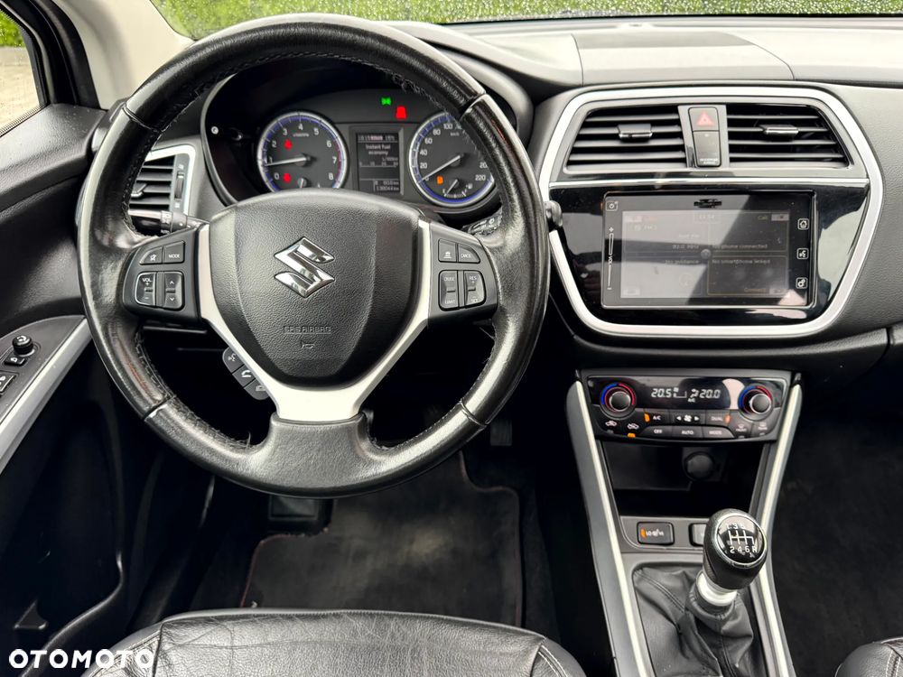 Suzuki SX4 S-Cross 1.4 T Premium 4WD - 11