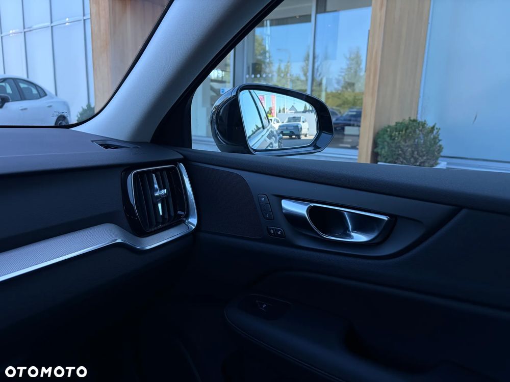 Volvo V60 B4 B Plus Dark - 16