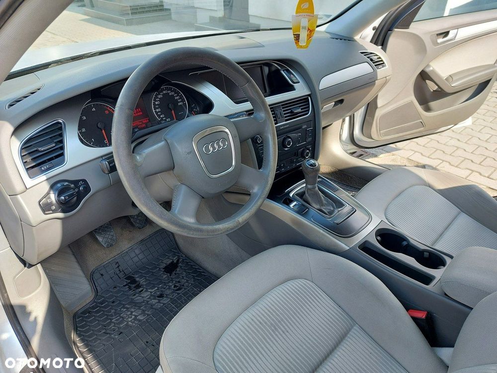 Audi A4 Avant - 10