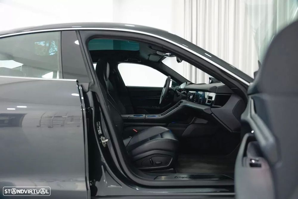 Porsche Taycan 4S - 38