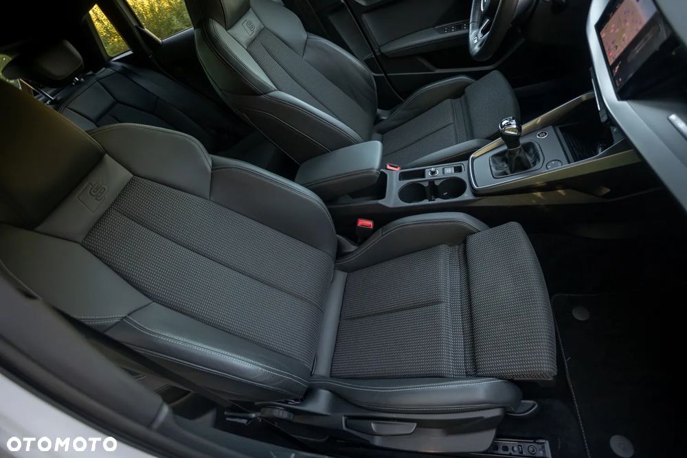 Audi A3 Sportback 35 TDI S line - 16