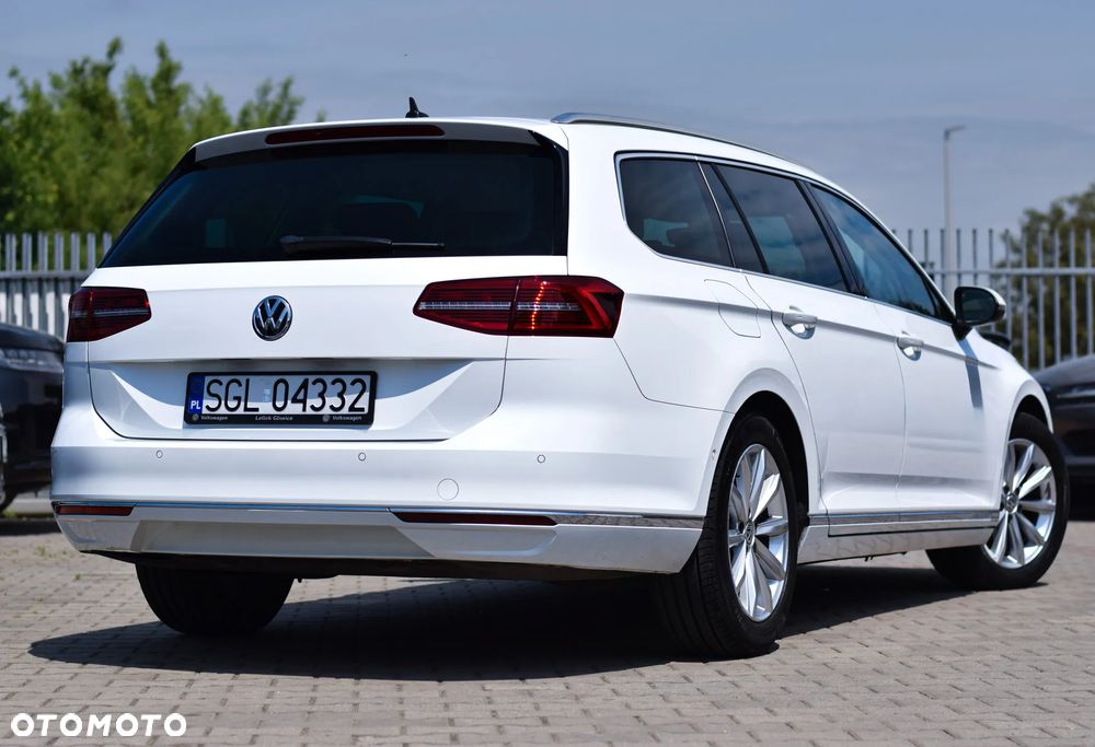Volkswagen Passat Variant 2.0 TDI SCR DSG Highline - 9