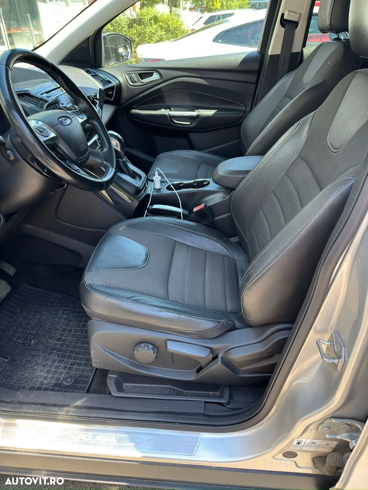 Ford Kuga 2.0 TDCi Powershift 4WD Titanium - 17