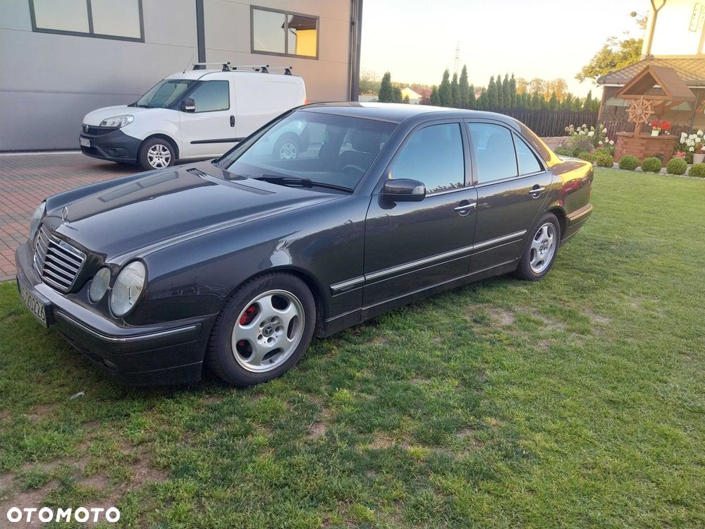 Mercedes-Benz Klasa E - 2