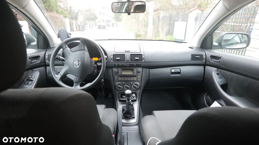 Toyota Avensis - 19