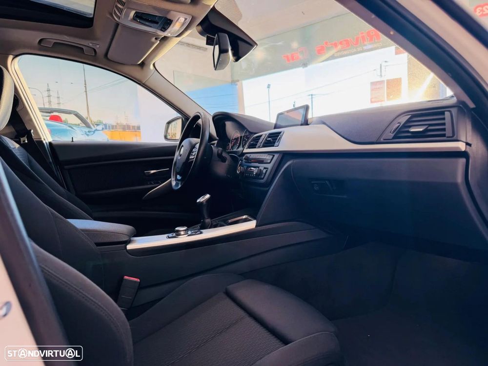 BMW 320 d Sport Line - 40
