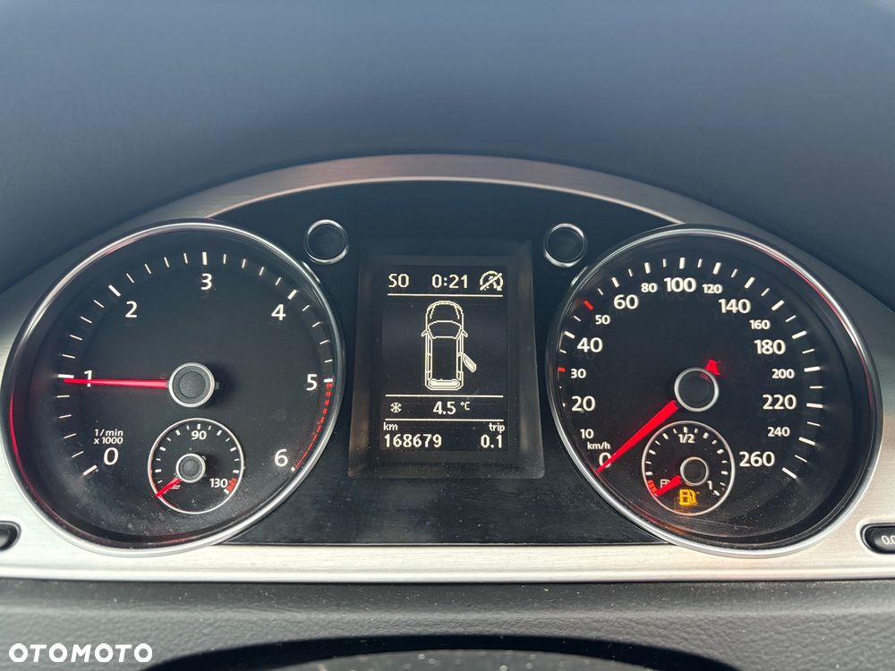 Volkswagen Passat Variant 2.0 TDI DPF DSG Highline - 18