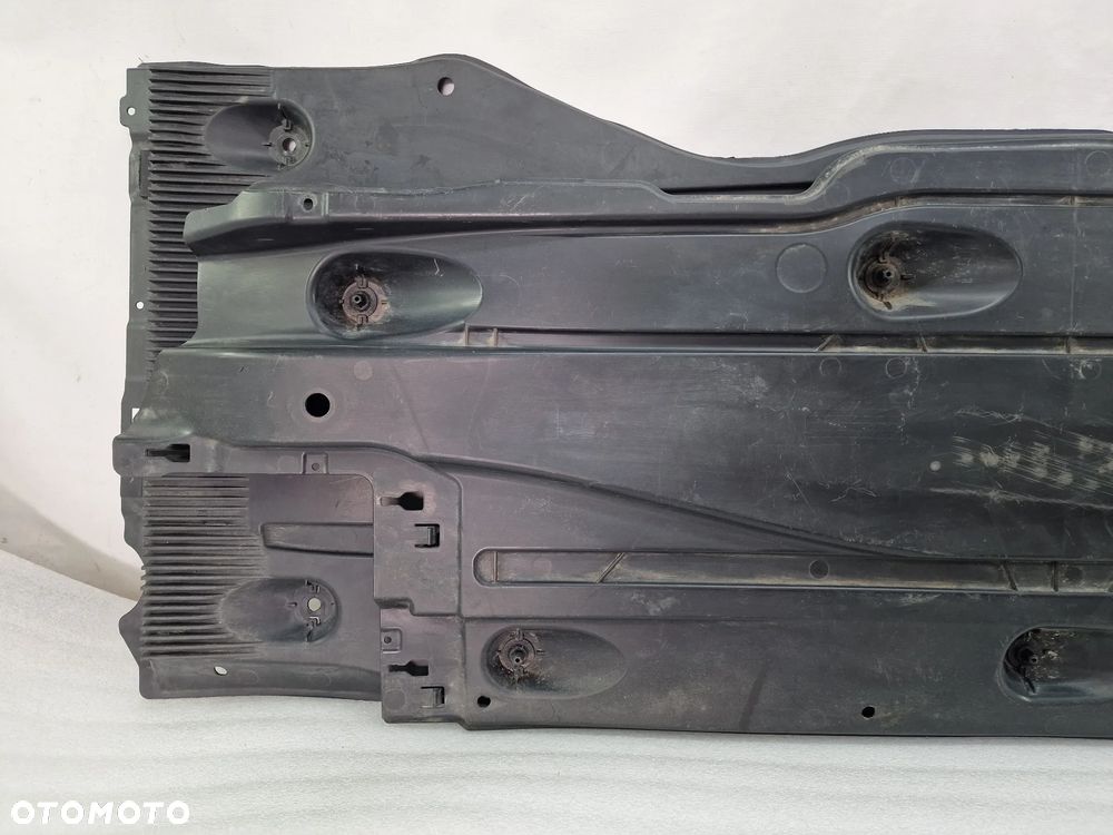 SKODA OCTAVIA 3 III / VW SPORTSVAN LEWA / PRAWA OSŁONA PODWOZIA , NR 5Q0825202S / 5Q0825201S , NR AUKCJI NSŁ294 - 6