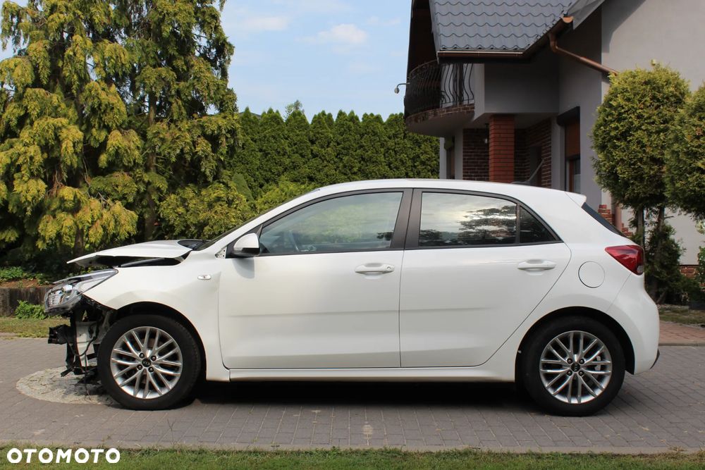 Kia Rio 1.2 Business Line - 11