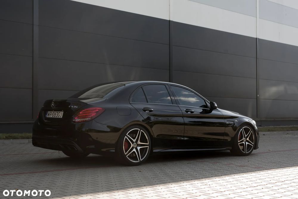 Mercedes-Benz Klasa C AMG 63 S AMG Speedshift 7G-MCT - 40