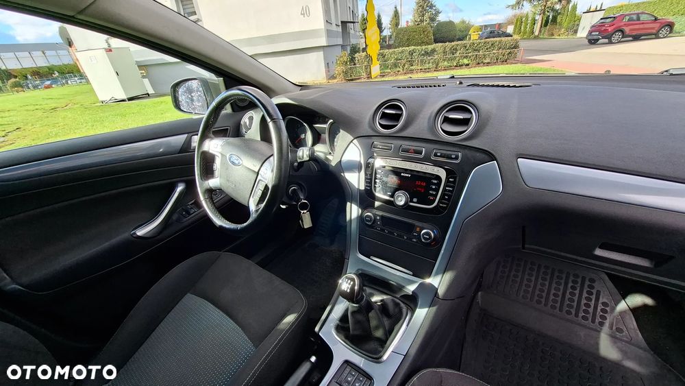 Ford Mondeo 2.0 Trend X - 14