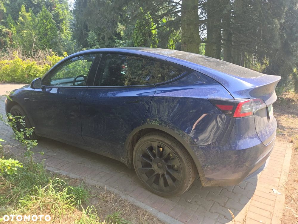 Tesla Model Y Long Range AWD - 10