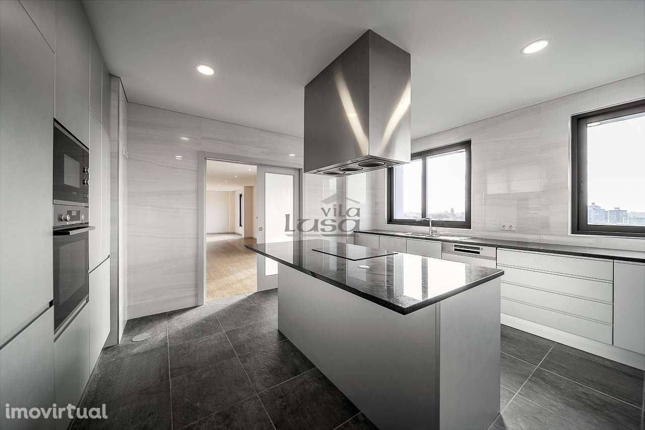 T4 de cobertura com amplo terraço na Avenida da Boavista - Grande imagem: 4/30