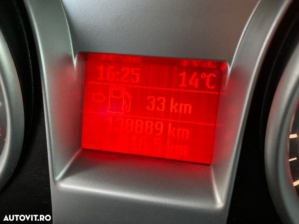 Ford Focus 1.6 16V Ambiente - 28
