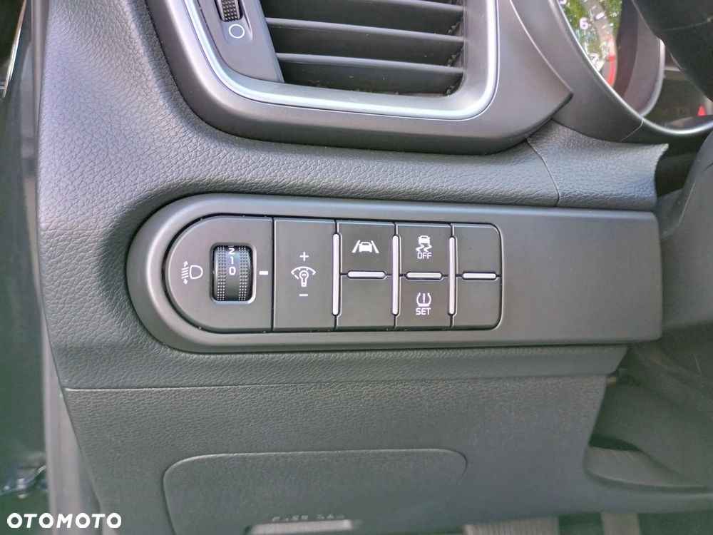 Kia Ceed 1.5 T-GDI MHEV M DCT - 23