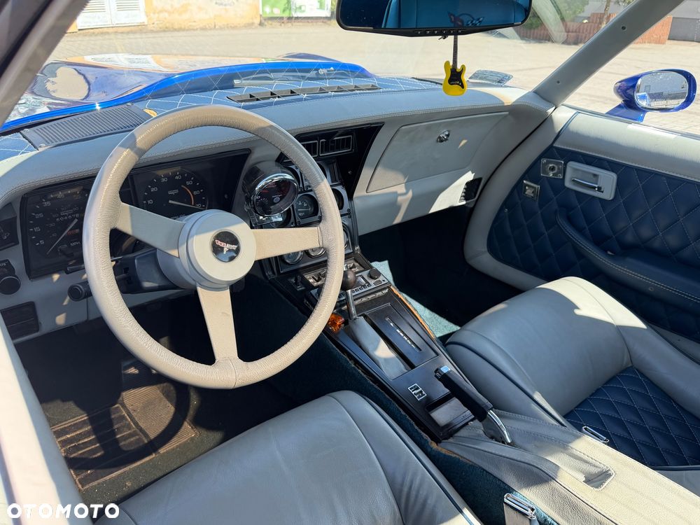 Chevrolet Corvette - 3