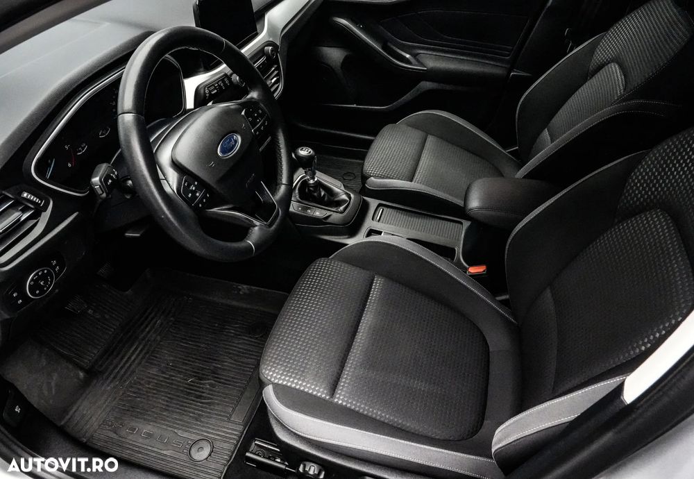 Ford Focus 1.0 EcoBoost Titanium Business - 11