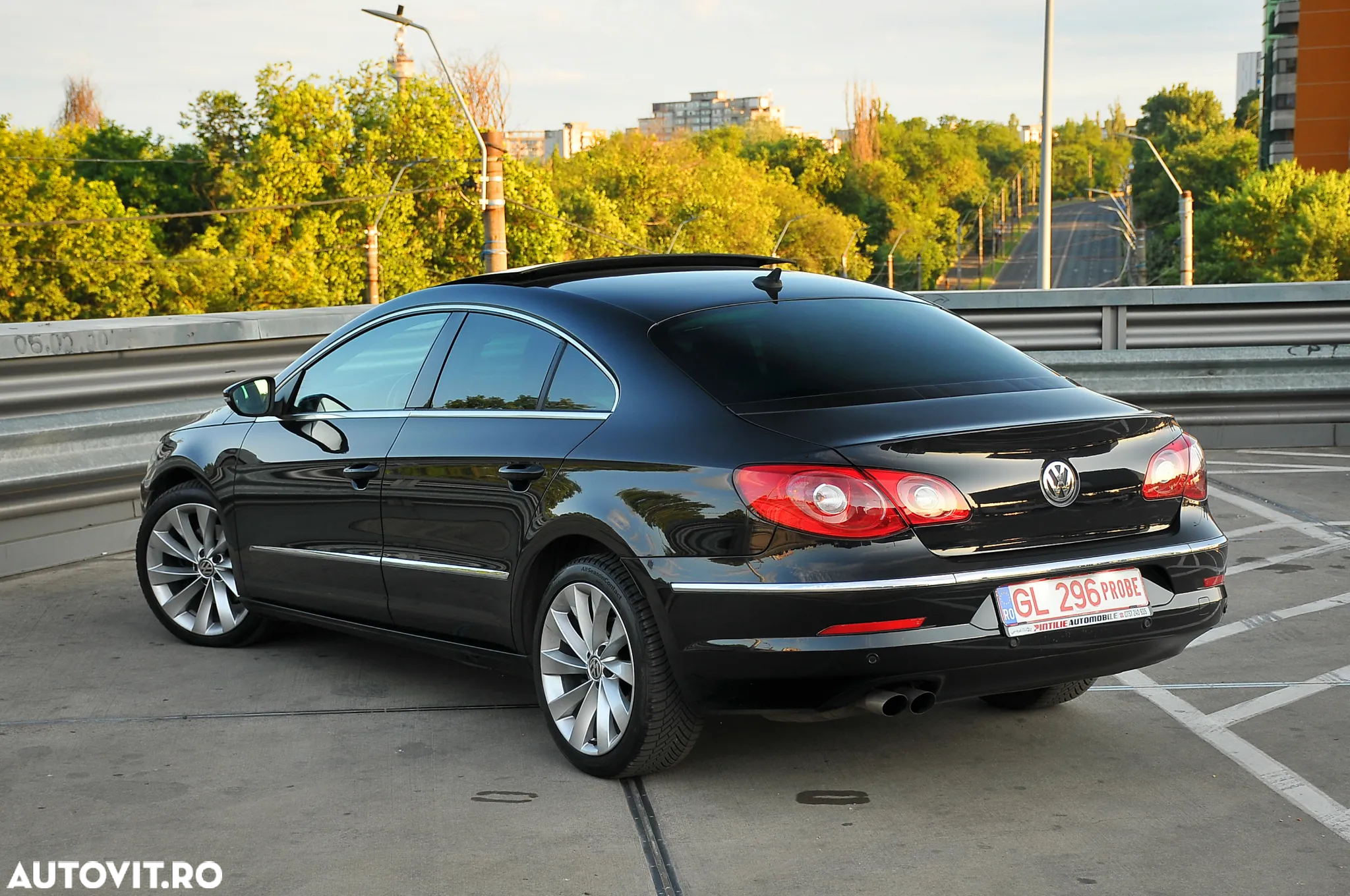 Volkswagen Passat CC 2.0 TDI BlueMotion Technology DSG Exclusive - 2