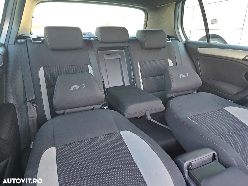 Volkswagen Golf - 10