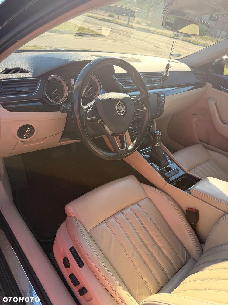 Skoda Superb 2.0 TDI L&K DSG - 10