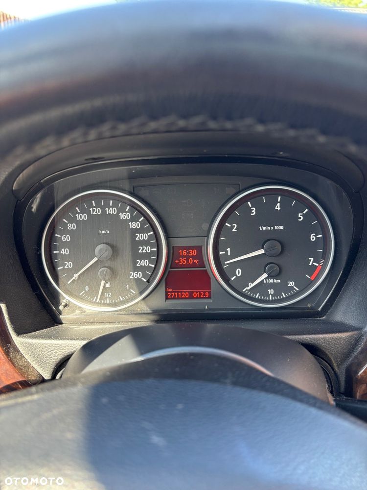 BMW Seria 3 325i - 30