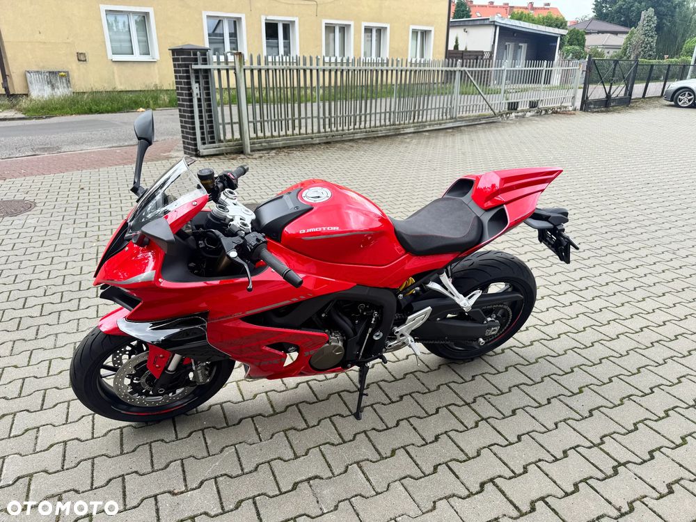 QJMOTOR SRK 800RR - 16