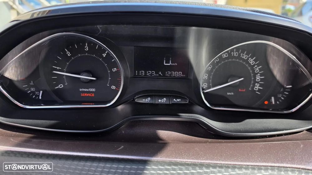 Peugeot 2008 1.6 e-HDi Allure - 7