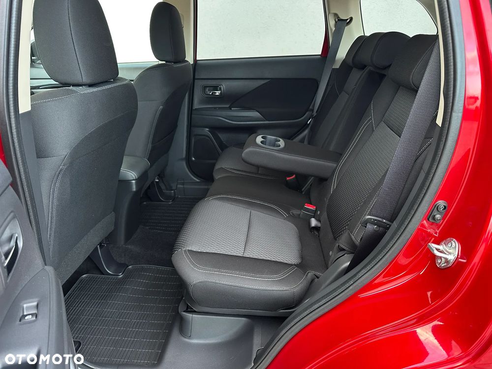 Mitsubishi Outlander 2.0 2WD Diamant Edition - 17