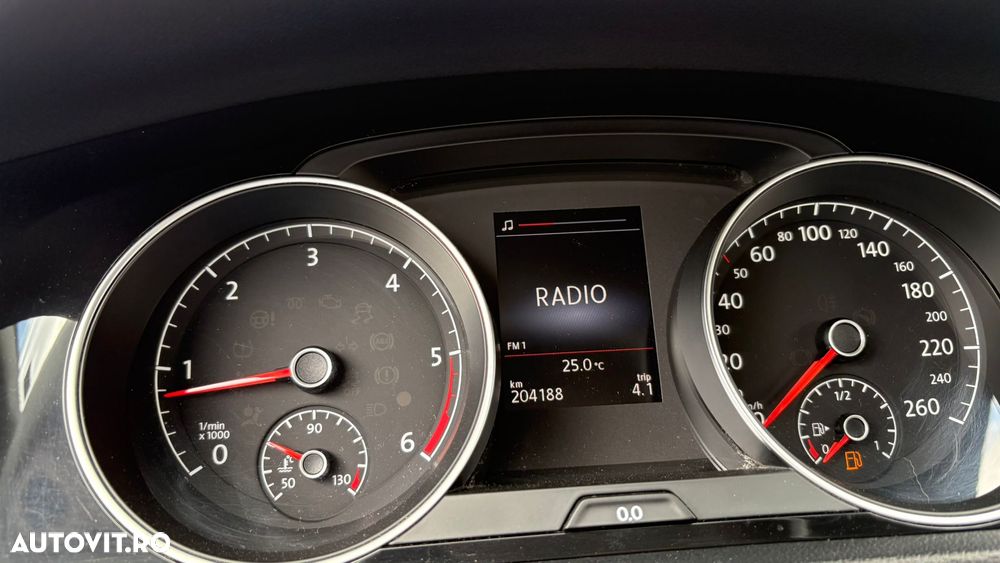 Volkswagen Golf - 11