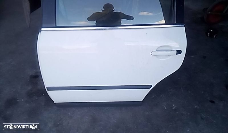 Porta Tras Esquerda Volkswagen Passat (3B3) - 1