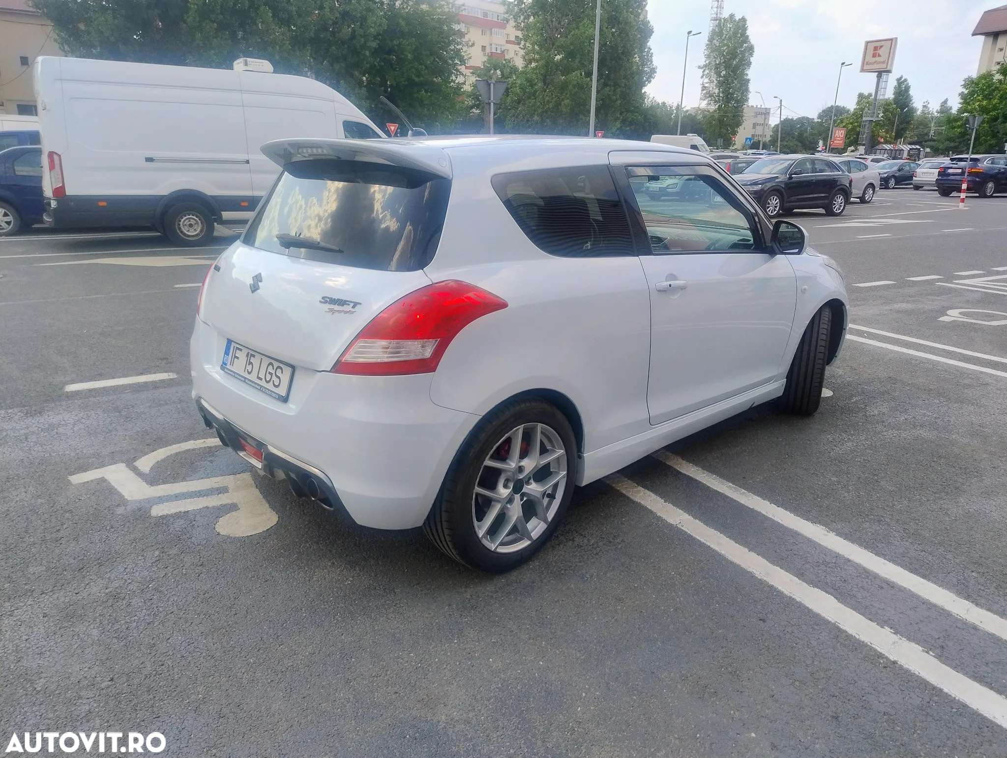 Suzuki Swift 1.6 Sport - 12