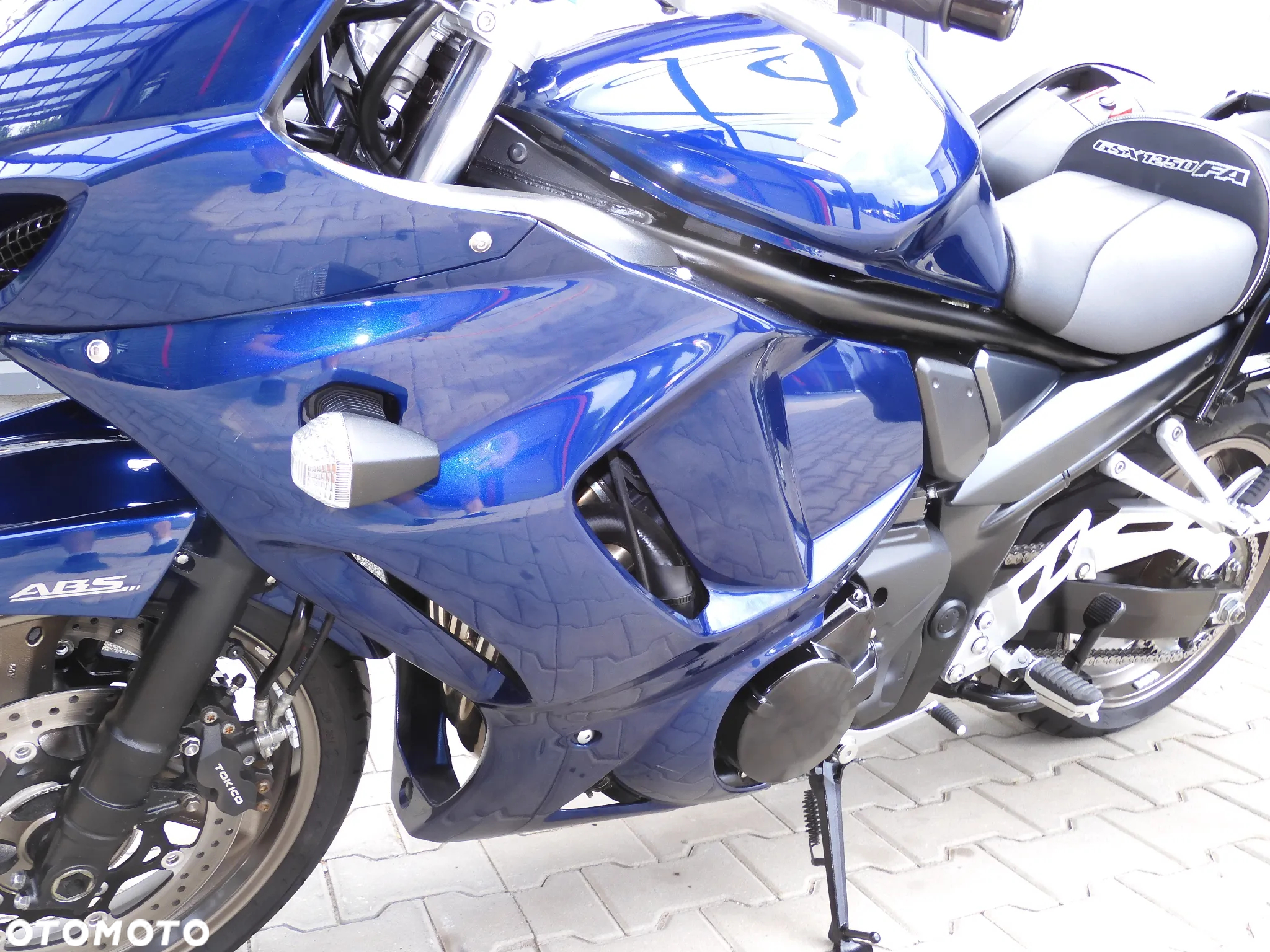 Suzuki GSX - 23