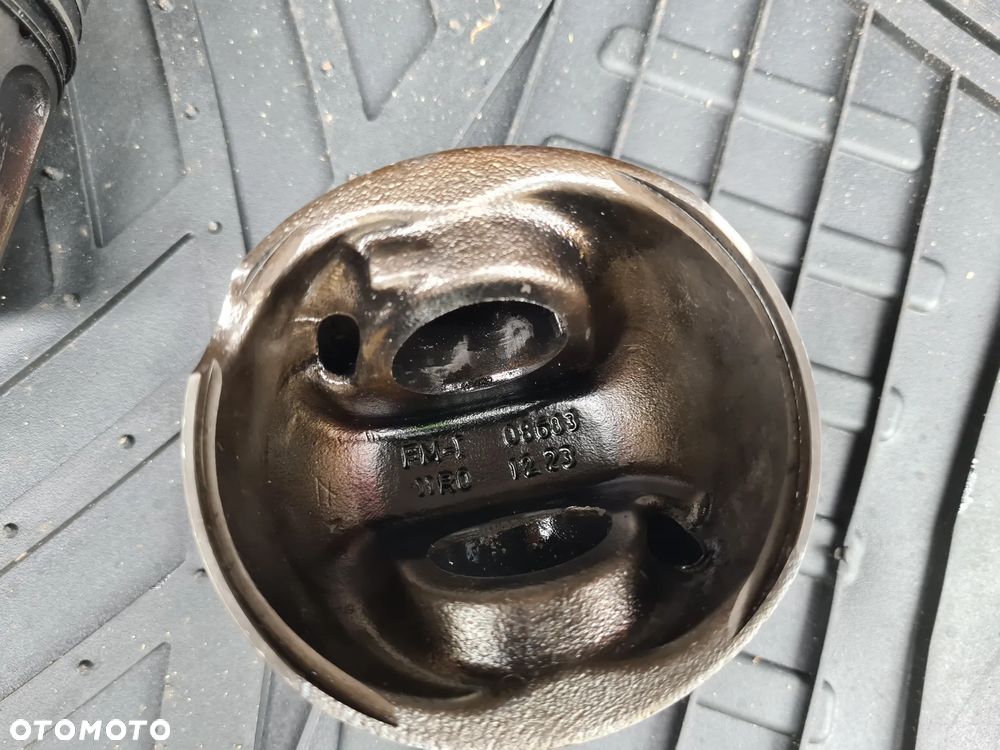 TŁOKI FORD 2.2 TRANSIT JUMPER BOXER EURO 5 - 3