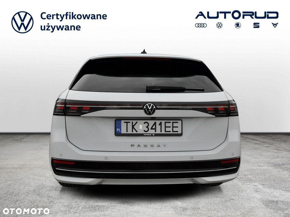 Volkswagen Passat Variant 2.0 TDI SCR DSG Elegance - 8