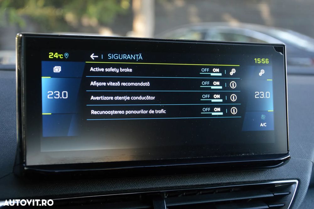 Peugeot 3008 225 e-EAT8 Allure - 33