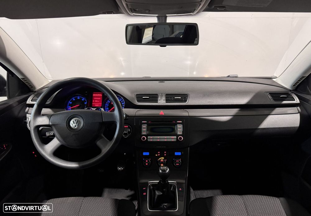 VW Passat Variant 1.6 FSi Trendline - 32