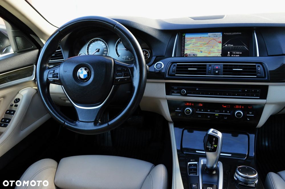 BMW Seria 5 520d xDrive Luxury Line - 9