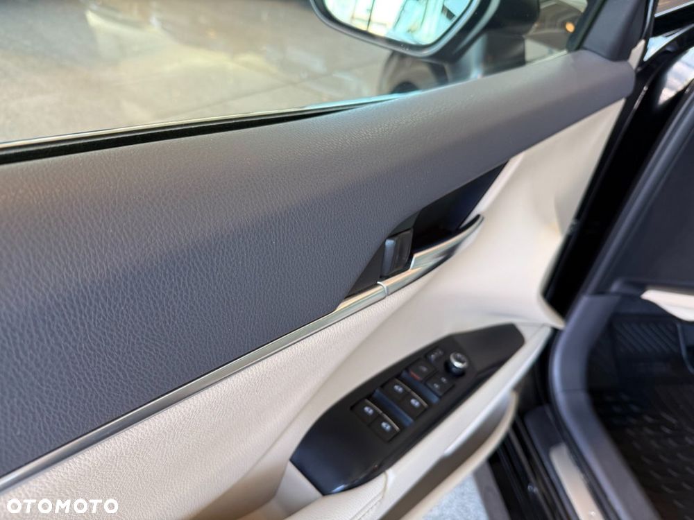Toyota Camry 2.5 Hybrid Executive CVT - 13