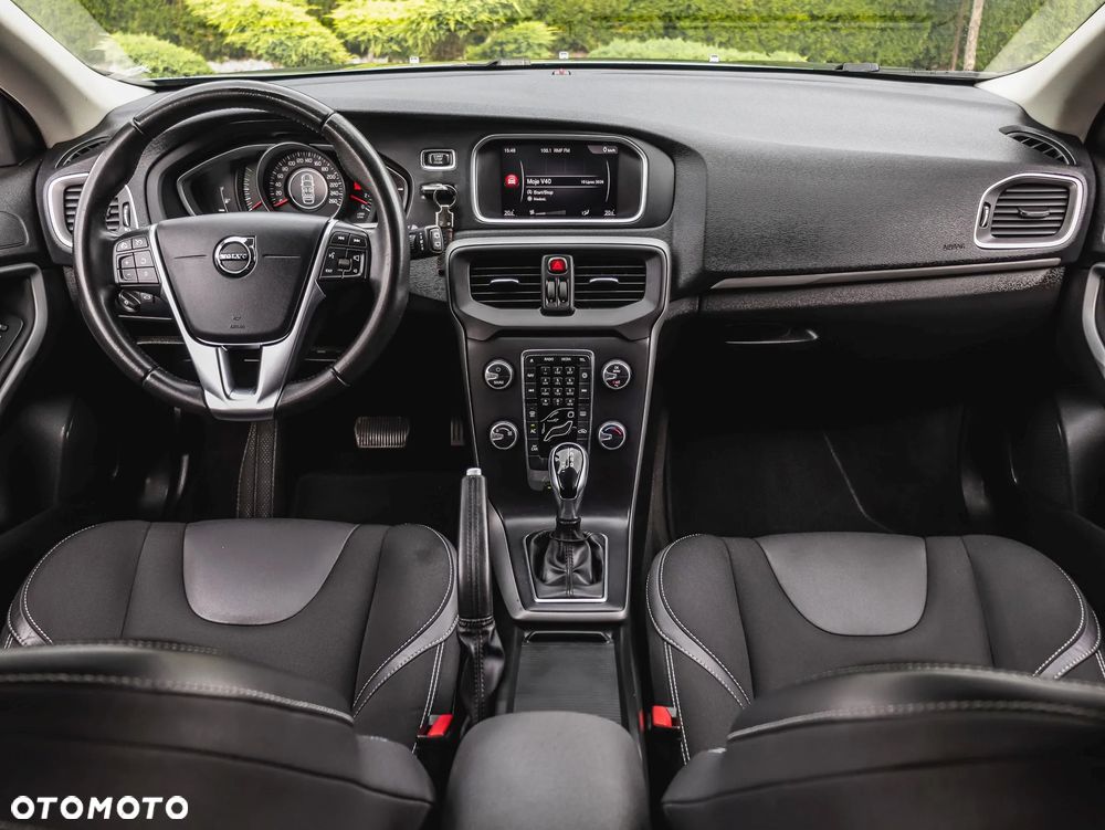Volvo V40 D2 Drive-E Momentum - 21