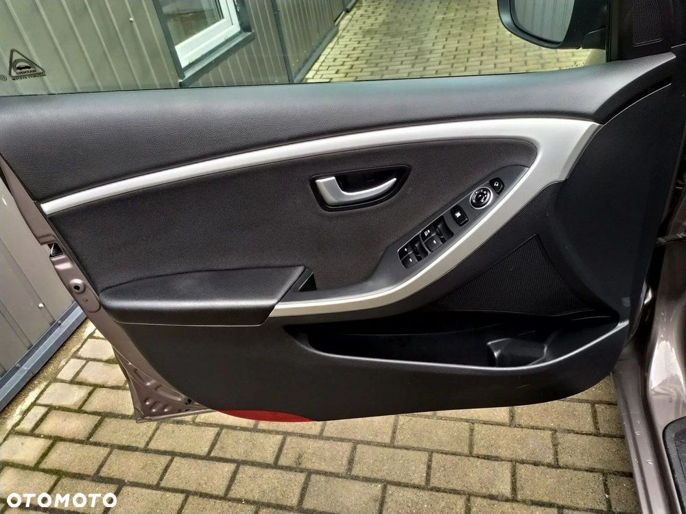 Hyundai i30 1.6 GDI BlueDrive Classic + - 14