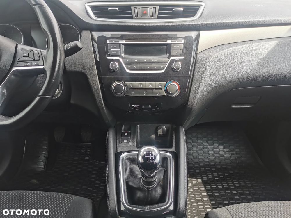 Nissan Qashqai 1.3 DIG-T Visia - 25